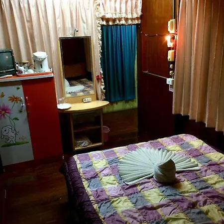 Pee Homestay Lopburi Ban Tha Krayang Exterior photo