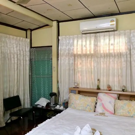 Pee Homestay Lopburi Ban Tha Krayang Exterior photo