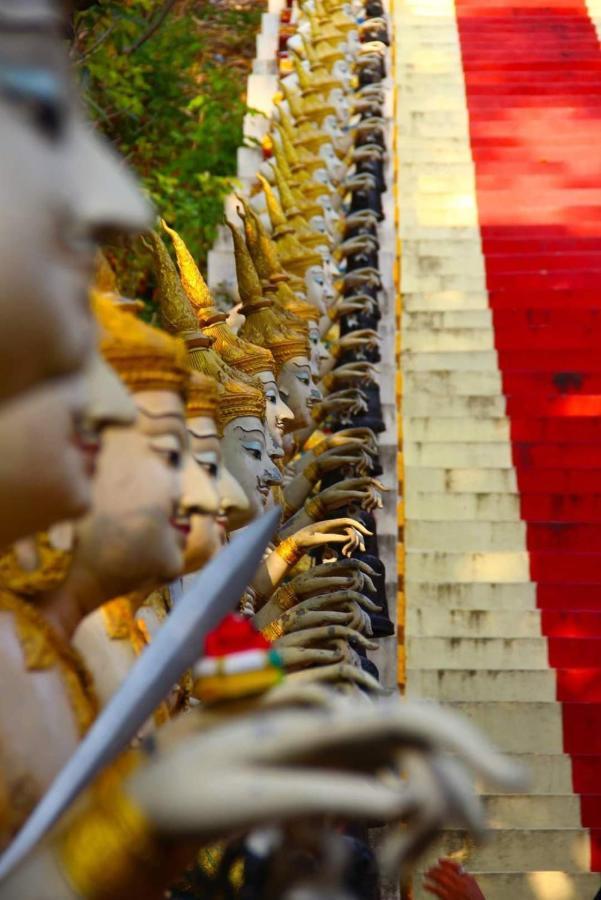 Pee Lopburi *